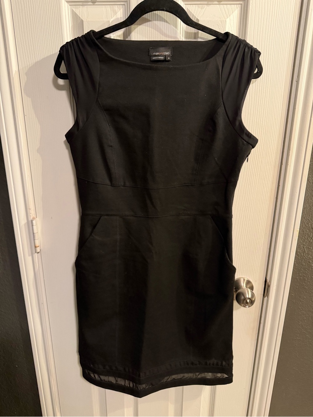 Max & Cleo Black Sleeveless Sheath Dress
